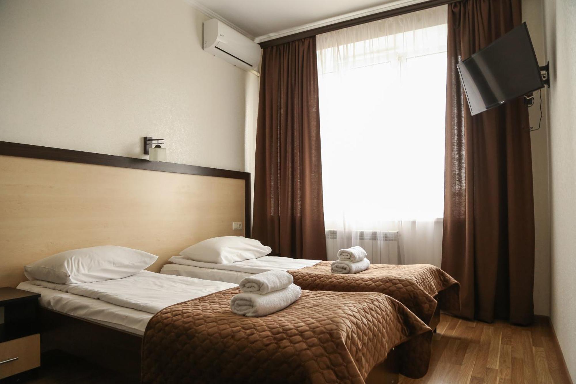 Hotel Koral Chernivtsi Exterior photo