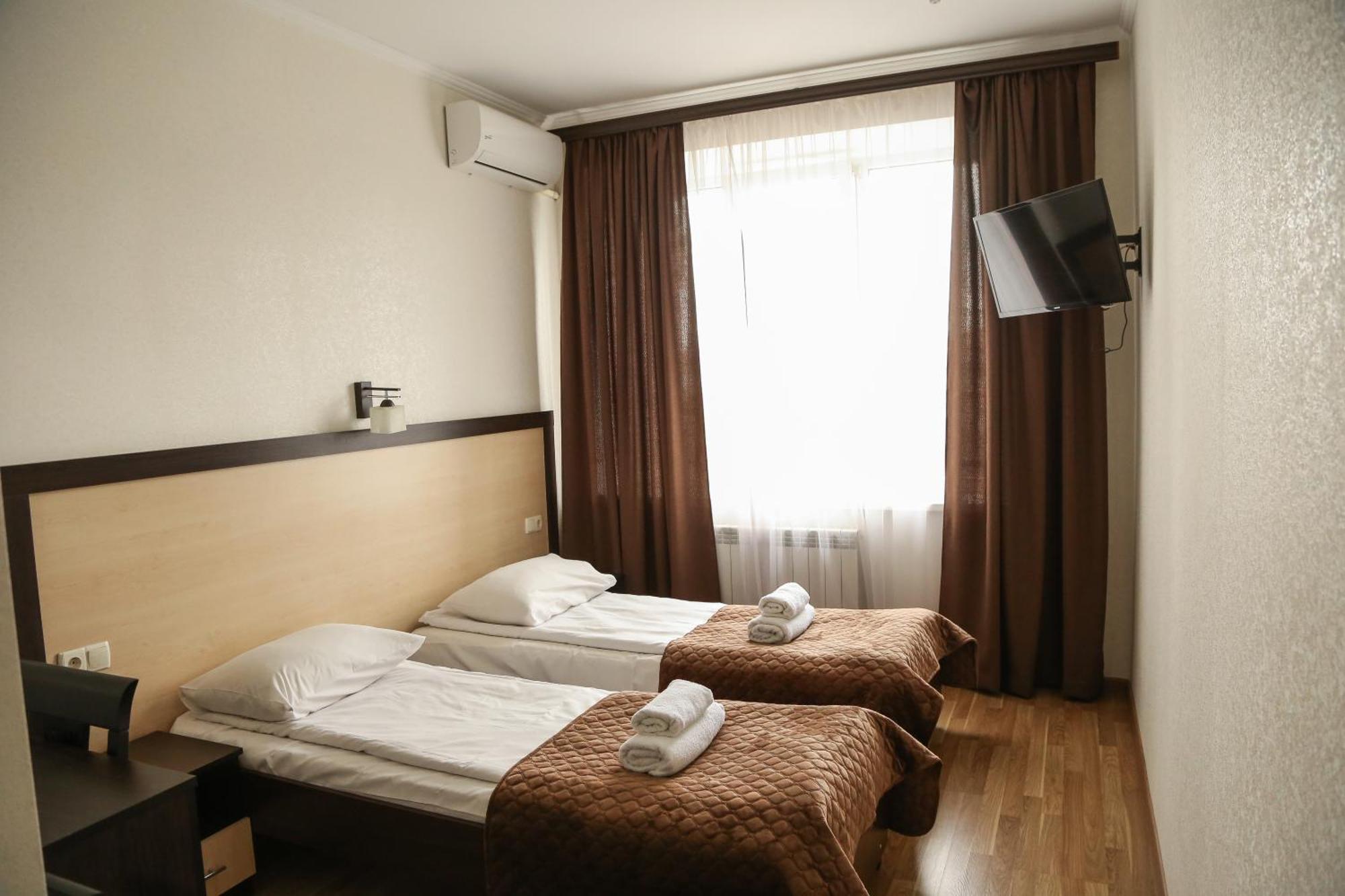 Hotel Koral Chernivtsi Exterior photo